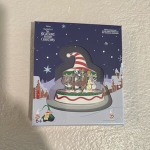 DISNEY
The Nightmare Before Christmas Town Carousel 3" Collector Box Sliding Pin